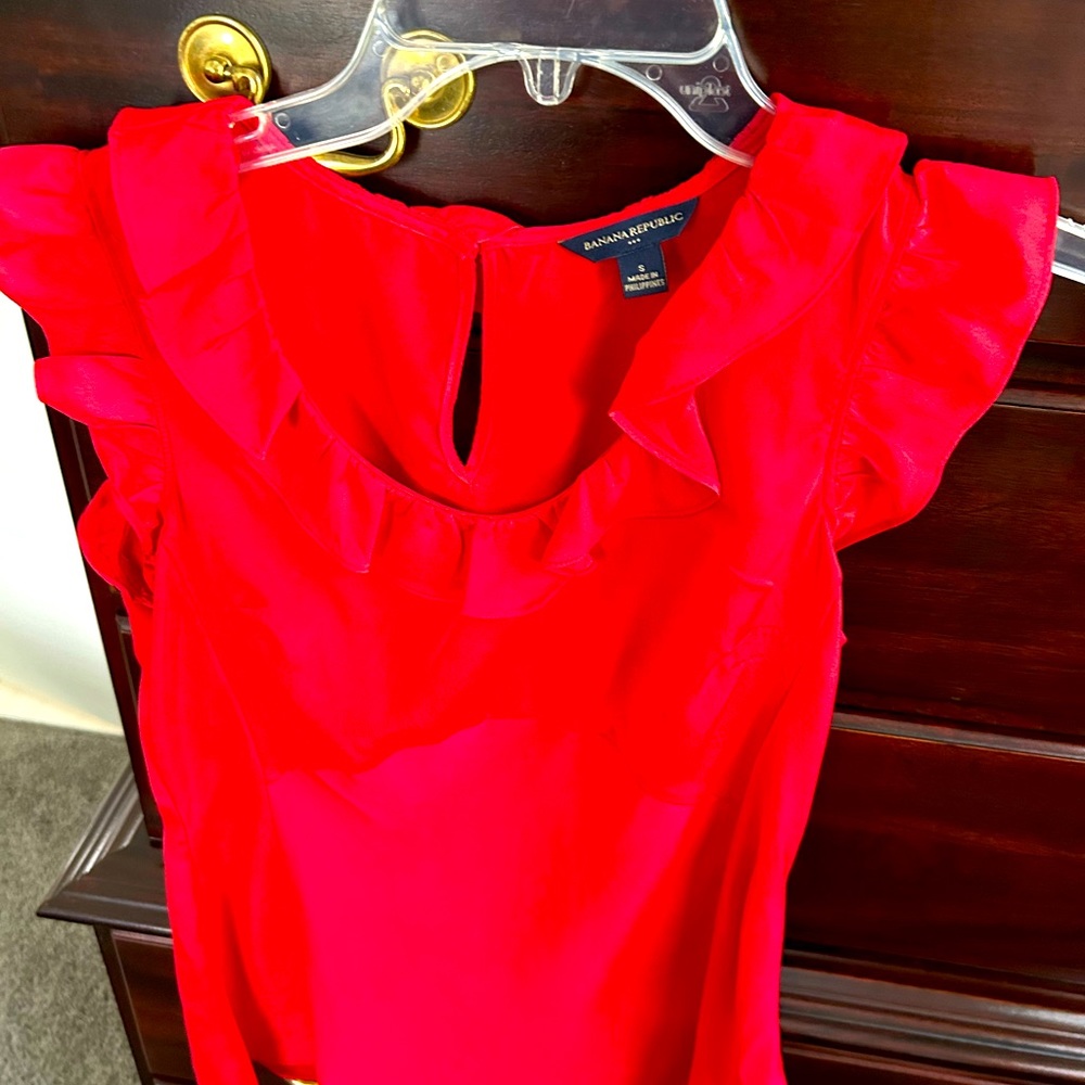 Beautiful Simple Ruffled Top